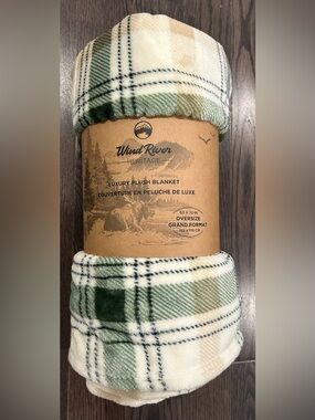 WindRiver Heritage Luxury Plush Blanket - Green Plaid NEW